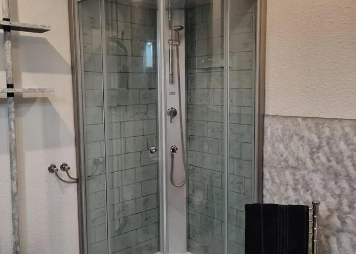 Zum Burgwaechter Guest house