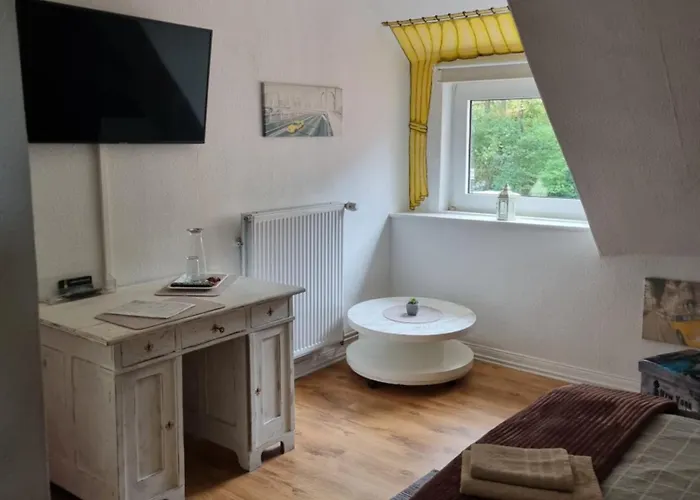 Zum Burgwaechter Guest house *