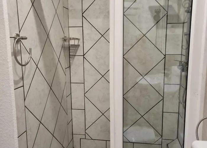 Zum Burgwaechter Guest house