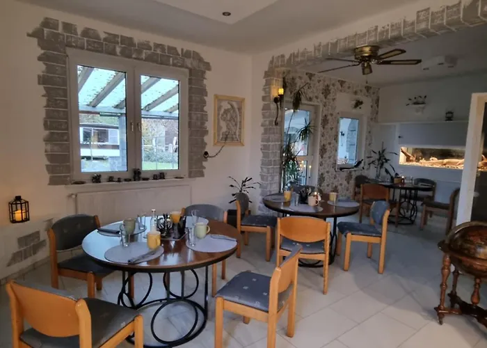 Zum Burgwaechter Guest house